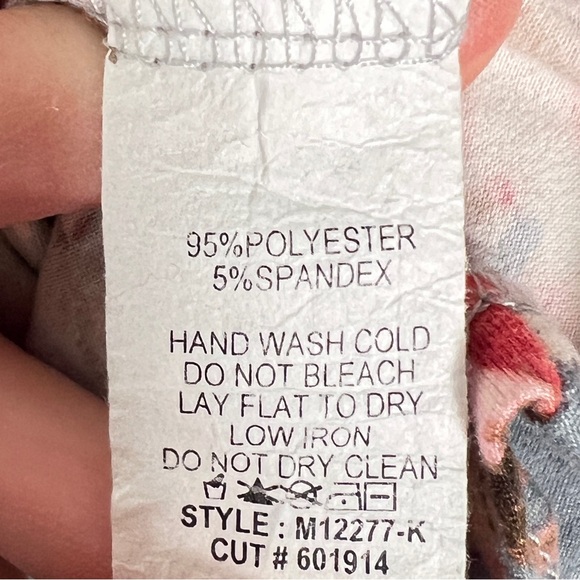 Faith and Joy super soft v-neck gray pink floral top shirt blouse medium M B192 - Picture 3 of 4